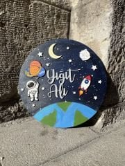 Kişiye Özel Uzay Astronot Temalı Bebek Odası Kapısı Süsü