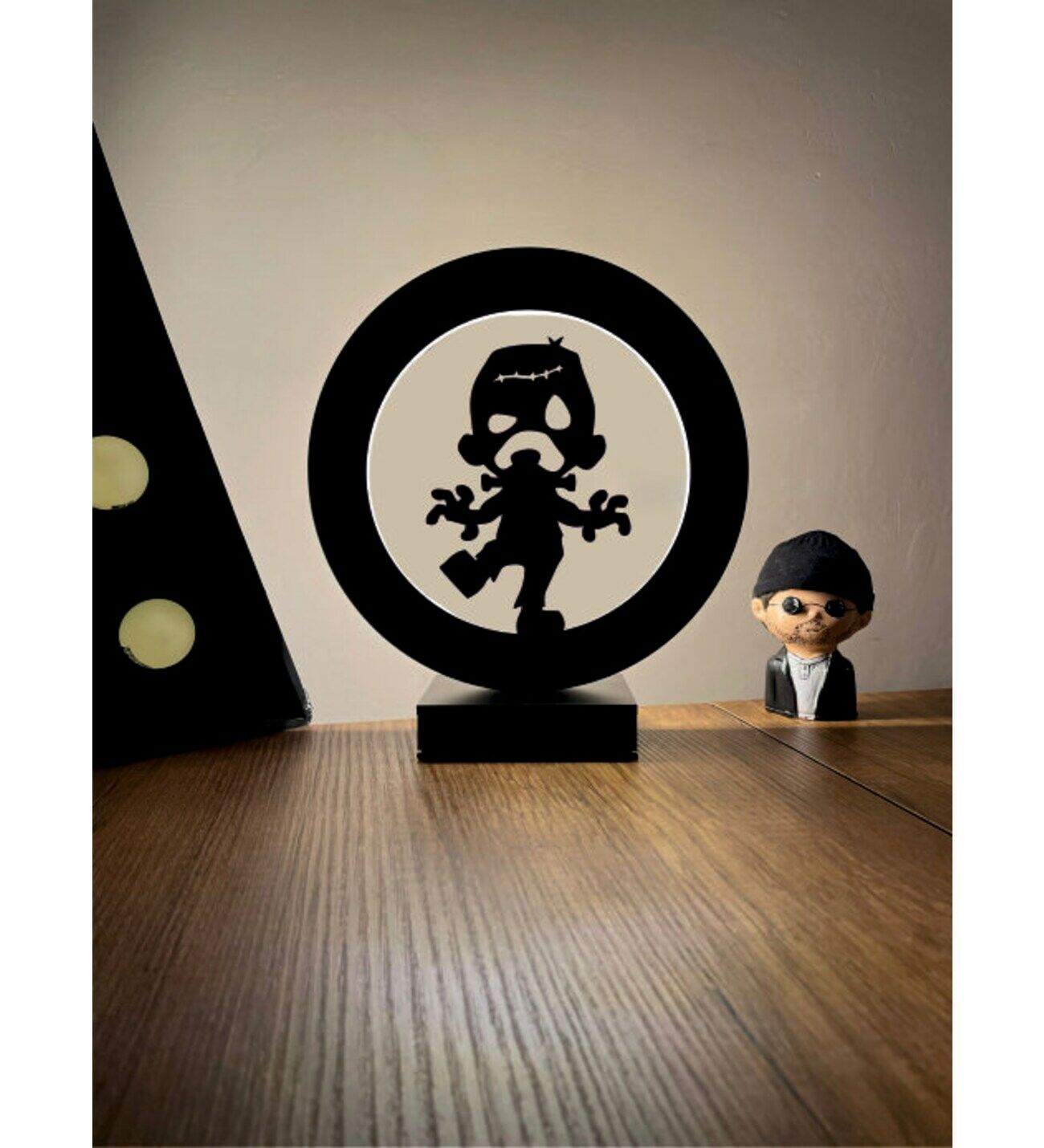 Frankenstein Sülietli Led Masa Lambası Ahşap
