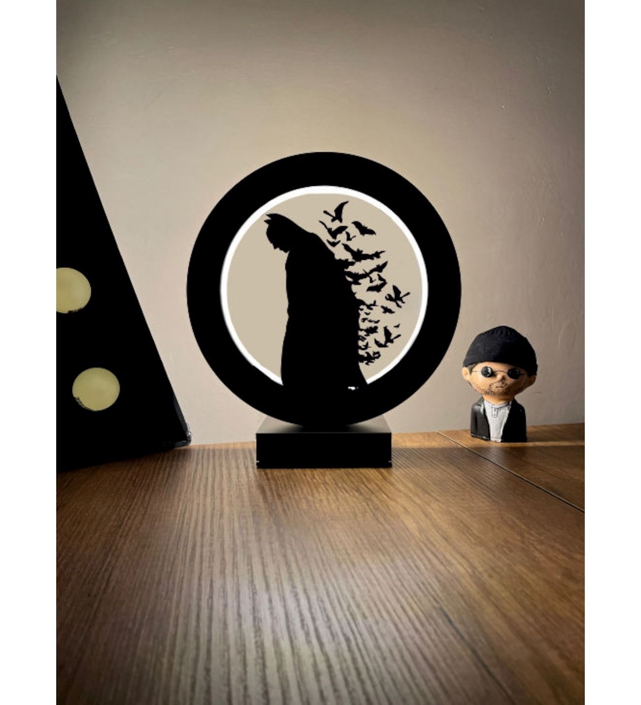 Batman Karakter Tasarımlı Siluet Led Masa Lambası Ahşap