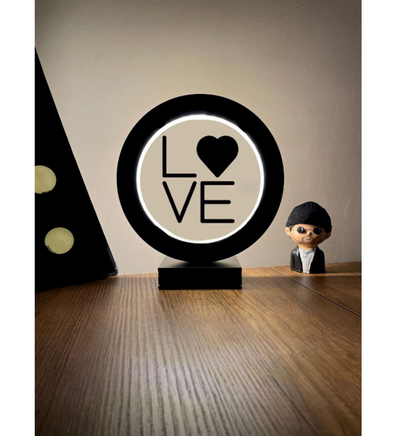 Love Yazılı Led Masa Lambası Ahşap