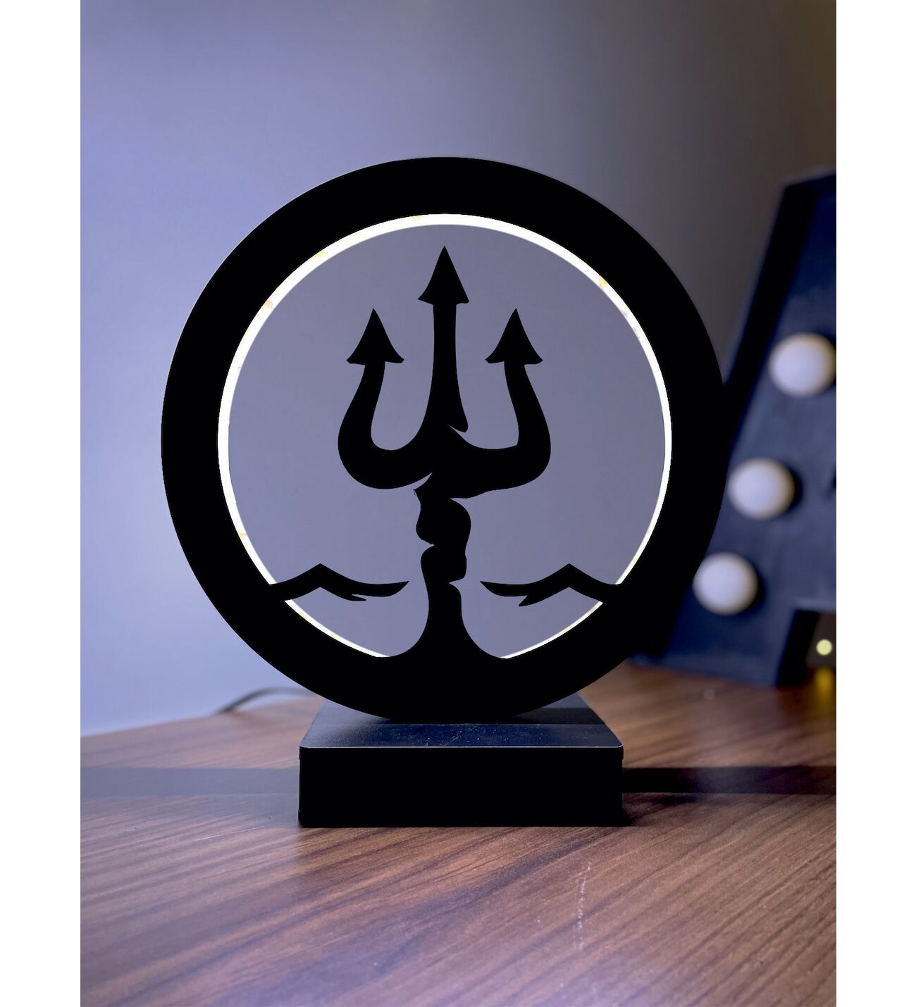 Poseidon Yunan Mitolojisi Led Masa Lambası Ahşap
