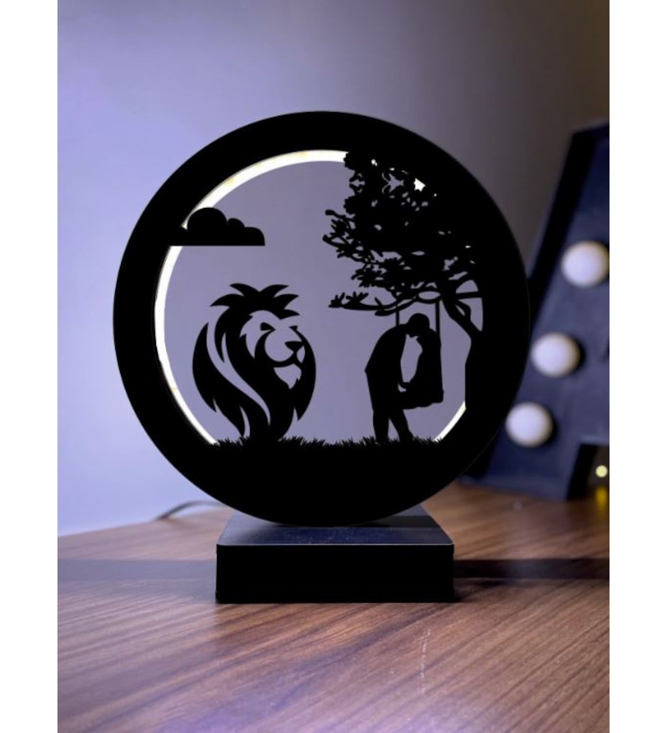 Sevgili ve Aslan Led Masa Lambası Ahşap