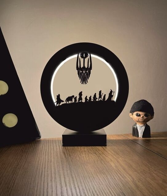 Yüzüklerin Efendisi Sauron'un Gözü Siluet Led Masa Lambası Ahşap